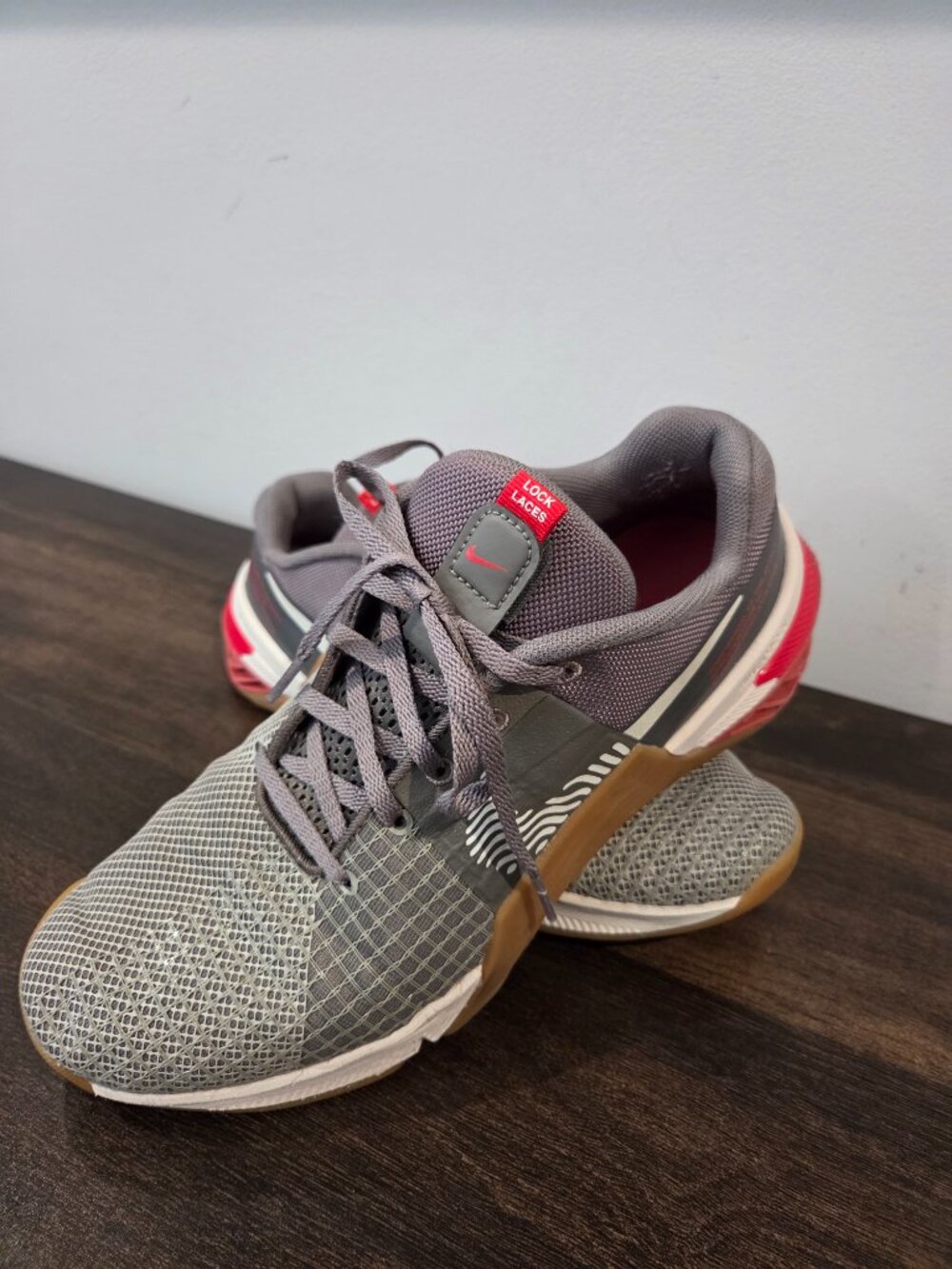 Nike Metcon 8 Flat Pewter Phantom Gray Red Sneaker DO9328-005 Men Size 8.5